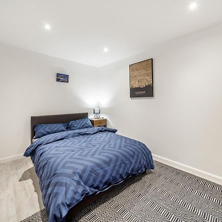 Two Bed Home In The Heart Of Egham Exterior foto